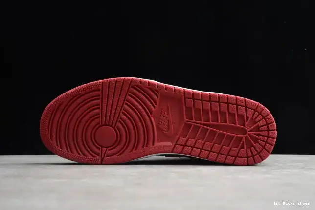1st Kicks 1 Jordan Banned 432001-001 Air Retro 0514